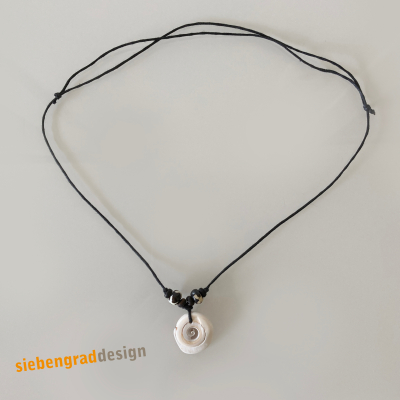 Muschelkette, Schneckenhaus