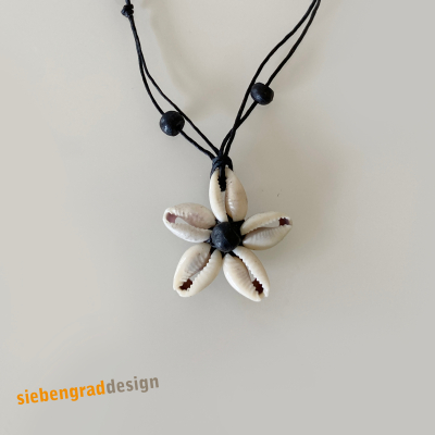 Muschel Kette - Blume - Kauri Muscheln