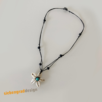 Muschel Kette - Blume - Kauri Muscheln - türkis